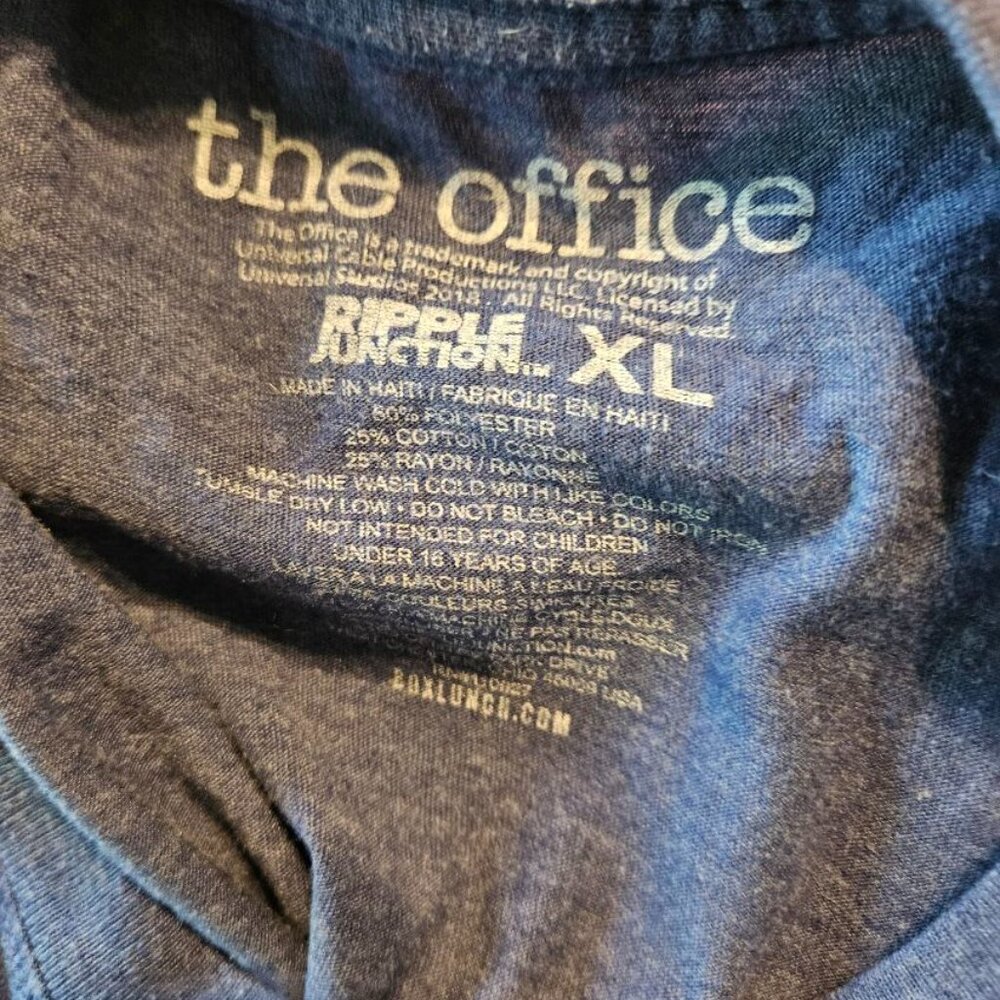 The Office: Dunder Mifflin Employee of the Month. - Picture 3 of 4